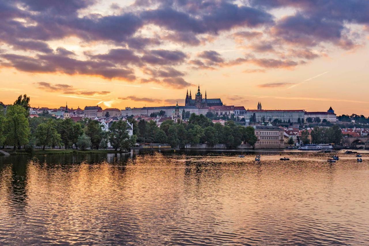 Charles Bridge Apartment Prague Exterior photo